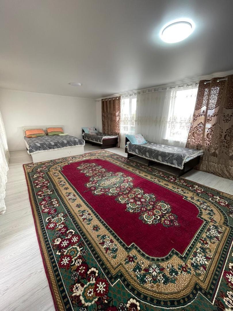Center Guesthouse Kochkor المظهر الخارجي الصورة